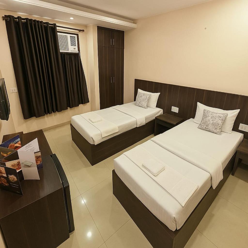 Travelling Troopers Homestay Varanasi Exteriör bild