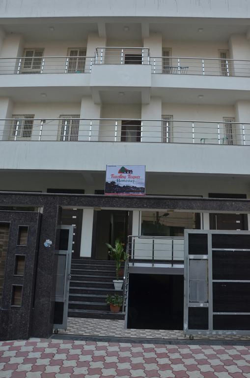 Travelling Troopers Homestay Varanasi Exteriör bild