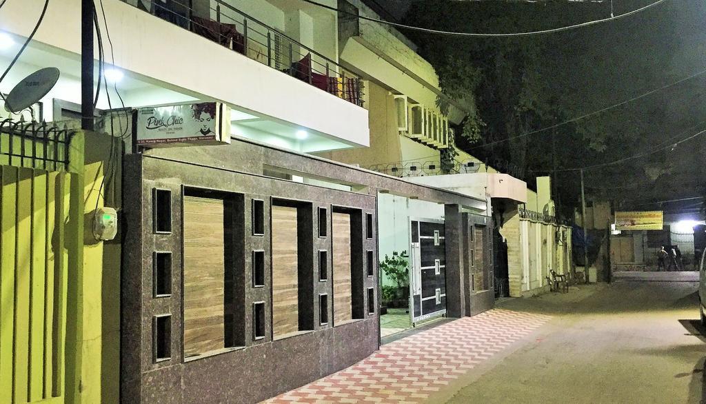 Travelling Troopers Homestay Varanasi Exteriör bild