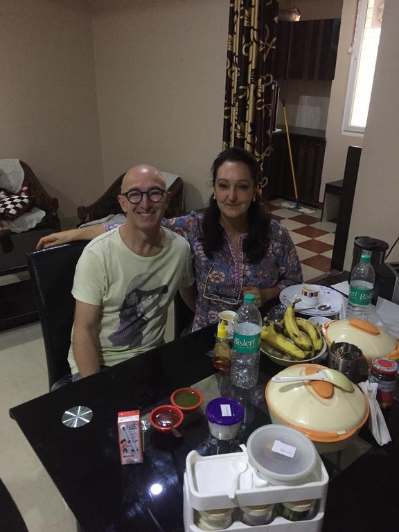 Travelling Troopers Homestay Varanasi Exteriör bild