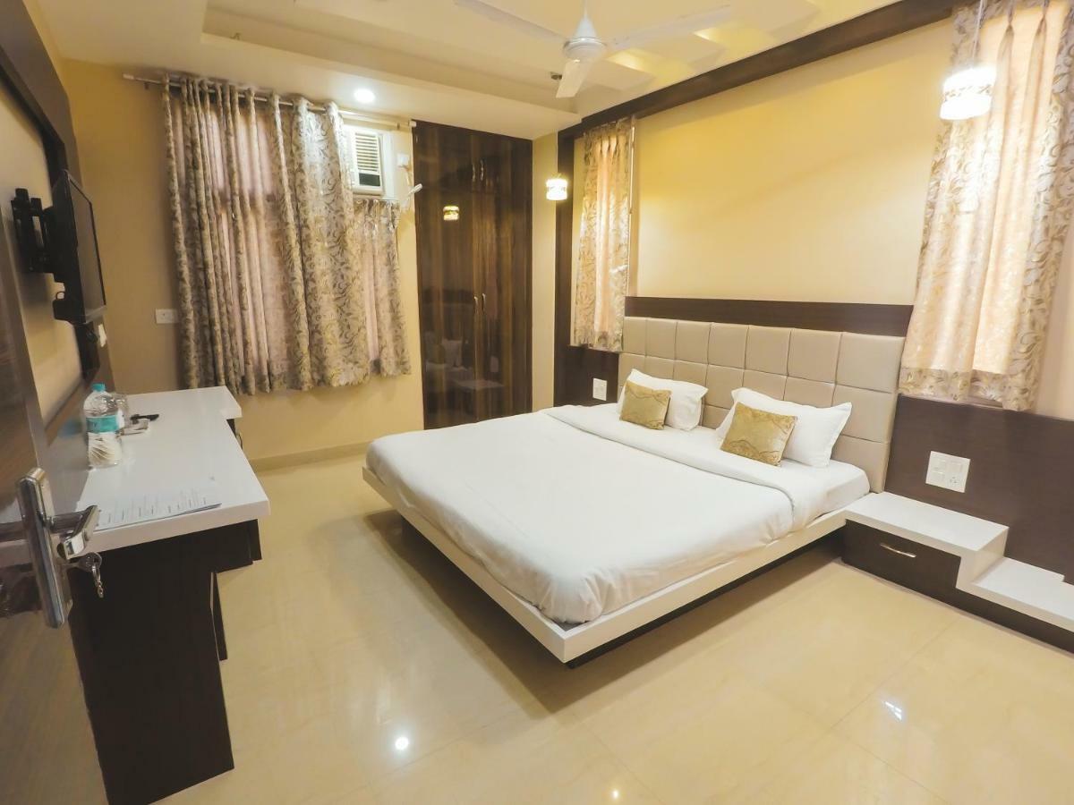 Travelling Troopers Homestay Varanasi Exteriör bild