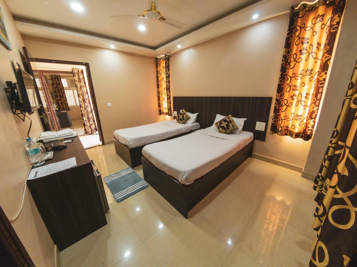 Travelling Troopers Homestay Varanasi Exteriör bild